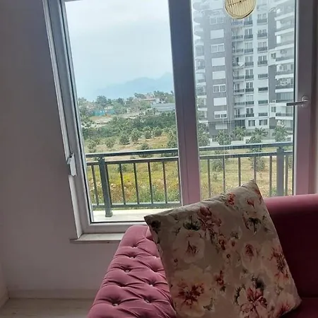 Koepruebasi Aile Apartmán