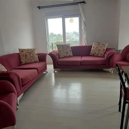 Koepruebasi Aile Apartmán *