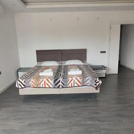 Apartmán Koepruebasi Aile *
